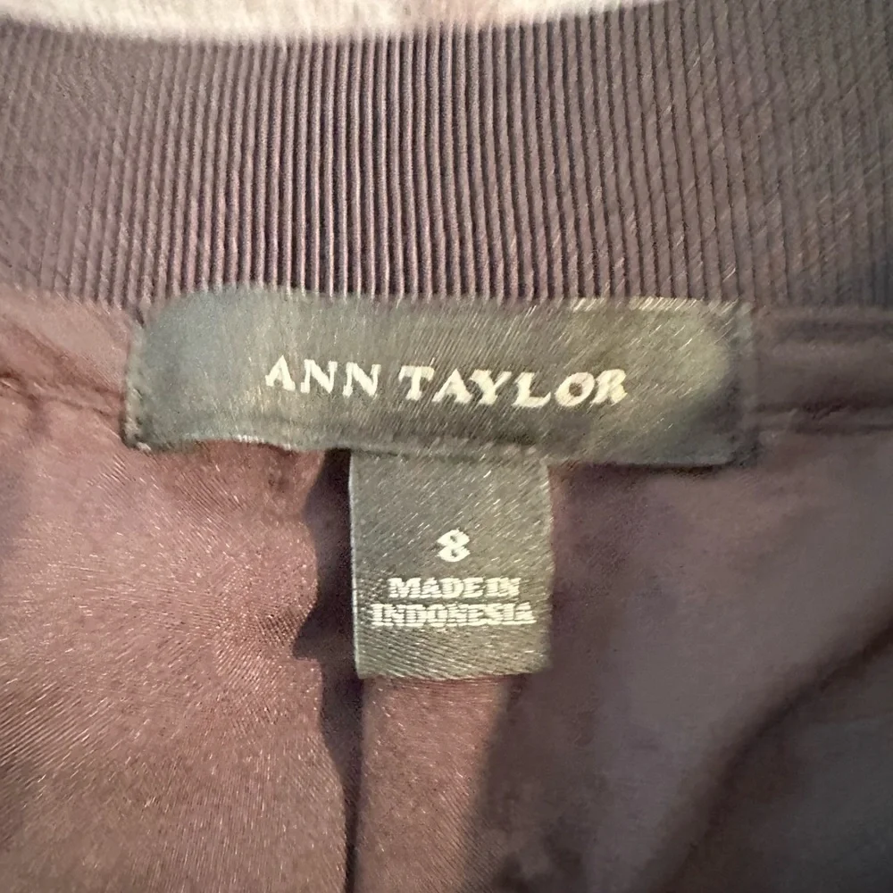 ANN Taylor Black cut out overlay over mini pencil skirt‎ size 8 #s1125